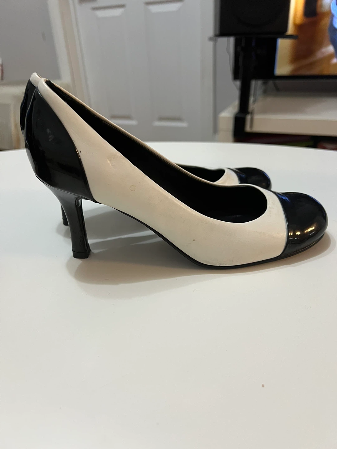 Spring Women's Black and White Cap Toe Heels Size 37 - photo 2