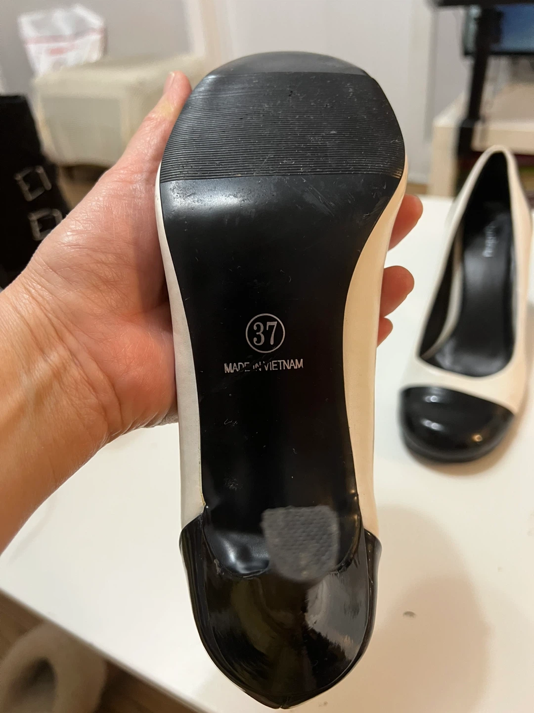 Spring Women's Black and White Cap Toe Heels Size 37 - photo 3