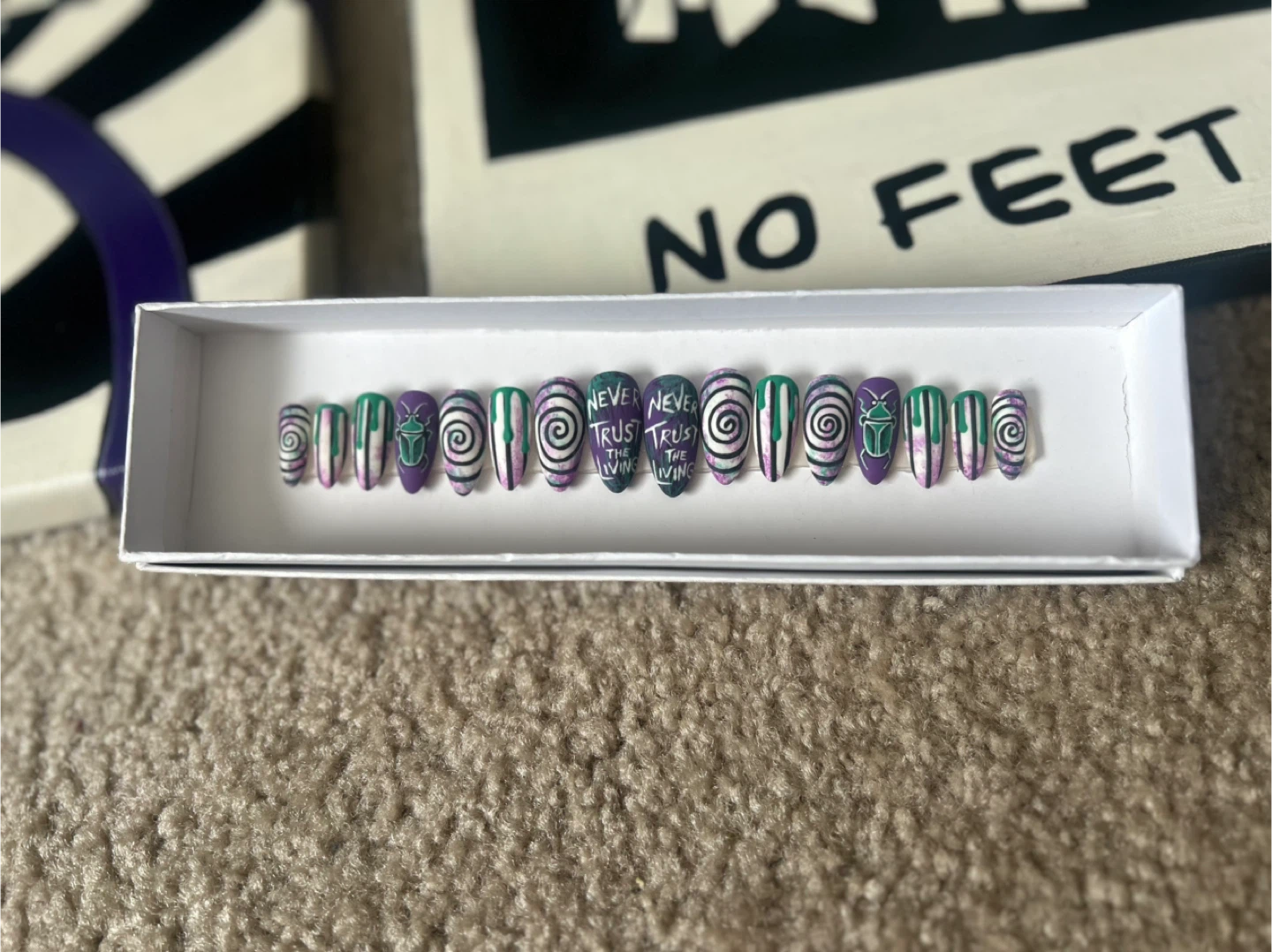 Beetlejuice Themed Art Prints & Press-On Nails Set - photo 2