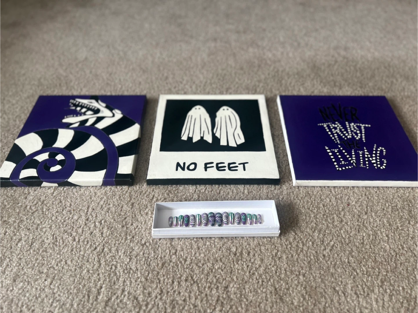 Beetlejuice Themed Art Prints & Press-On Nails Set - photo 3