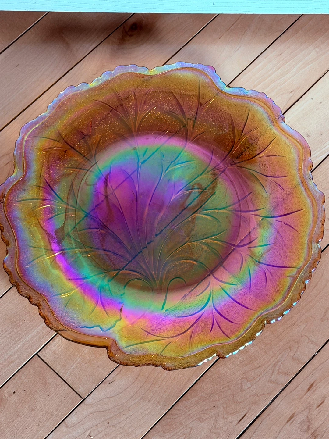 🧡 Iridescent antique Glass Leaf Bowl