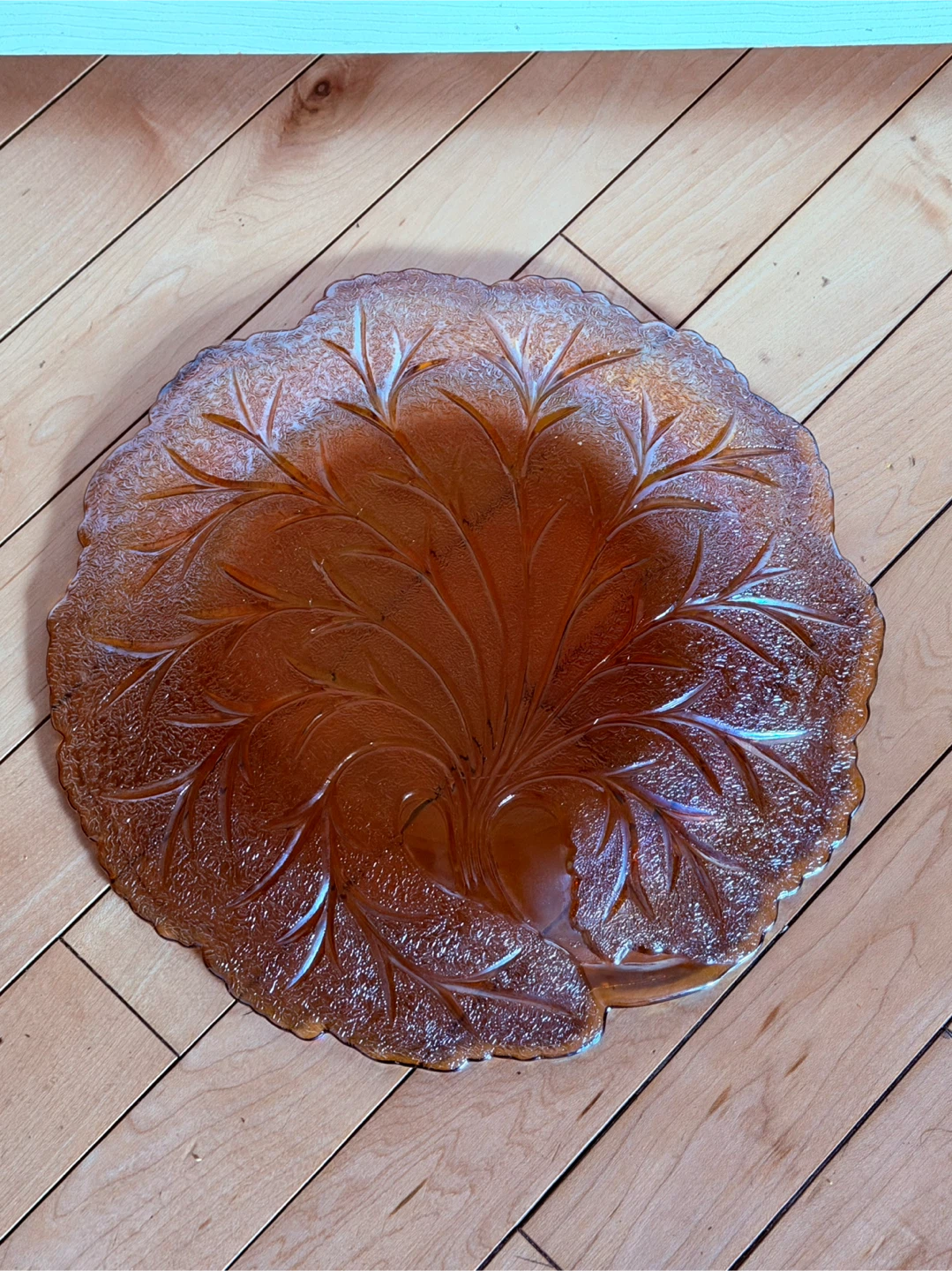 🧡 Iridescent antique Glass Leaf Bowl - photo 3