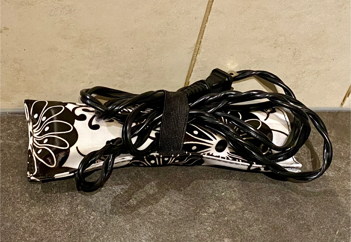 🧡 Conair Compact Hair Straightener with Case - photo 2
