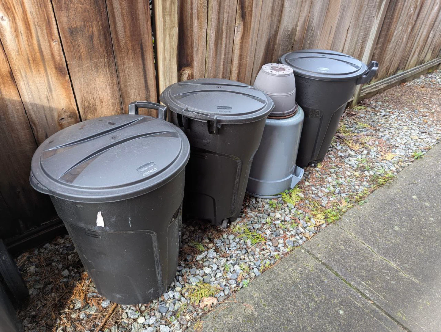 3 Rubbermaid Roughneck Trash Cans (32 Gallon)