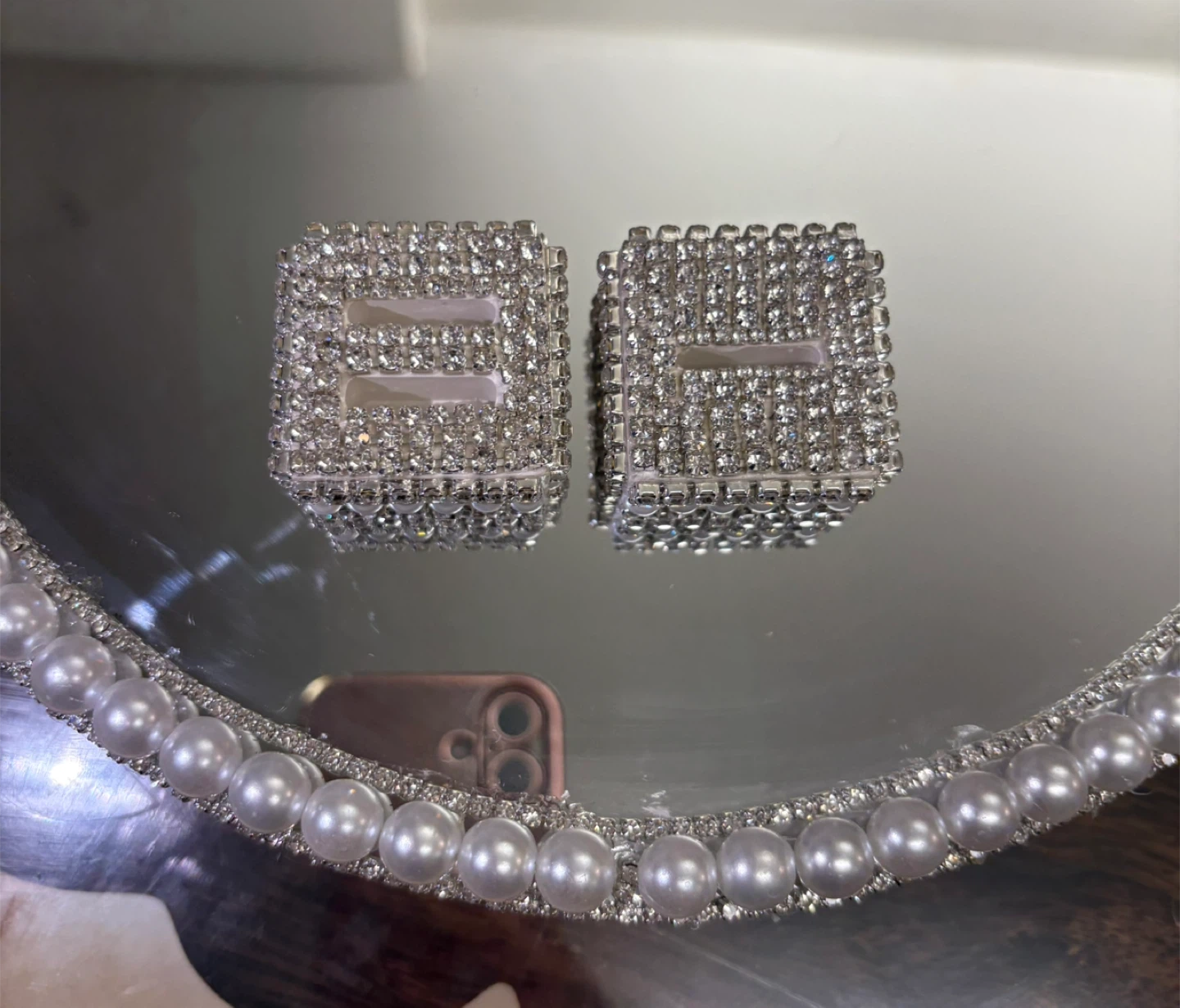 Round Mirror Tray with Faux Pearls & silver rhinestone Border - photo 5