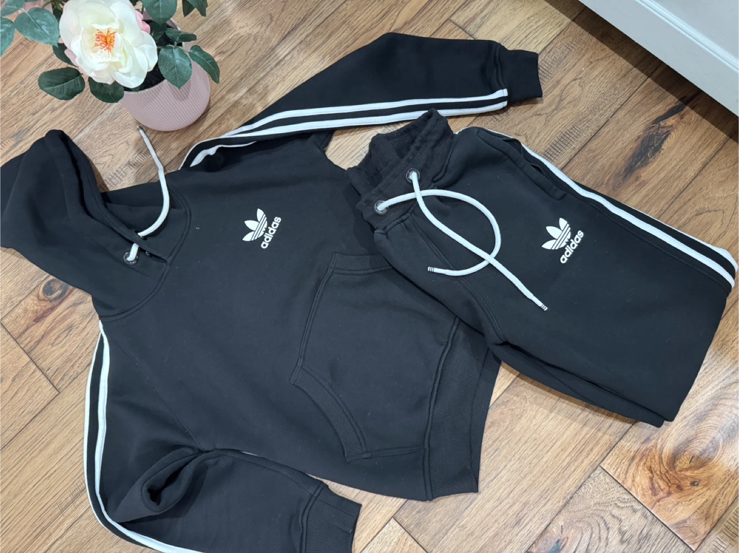 Adidas Black Hoodie and Pants Tracksuit Set - photo 2