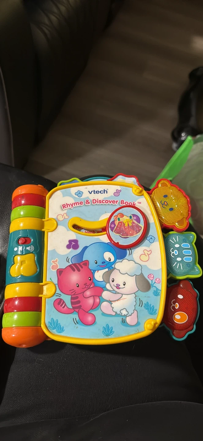 VTech Rhyme & Discover Book