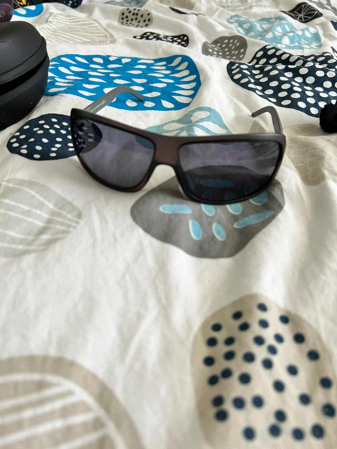 Gucci Sunglasses - photo 3