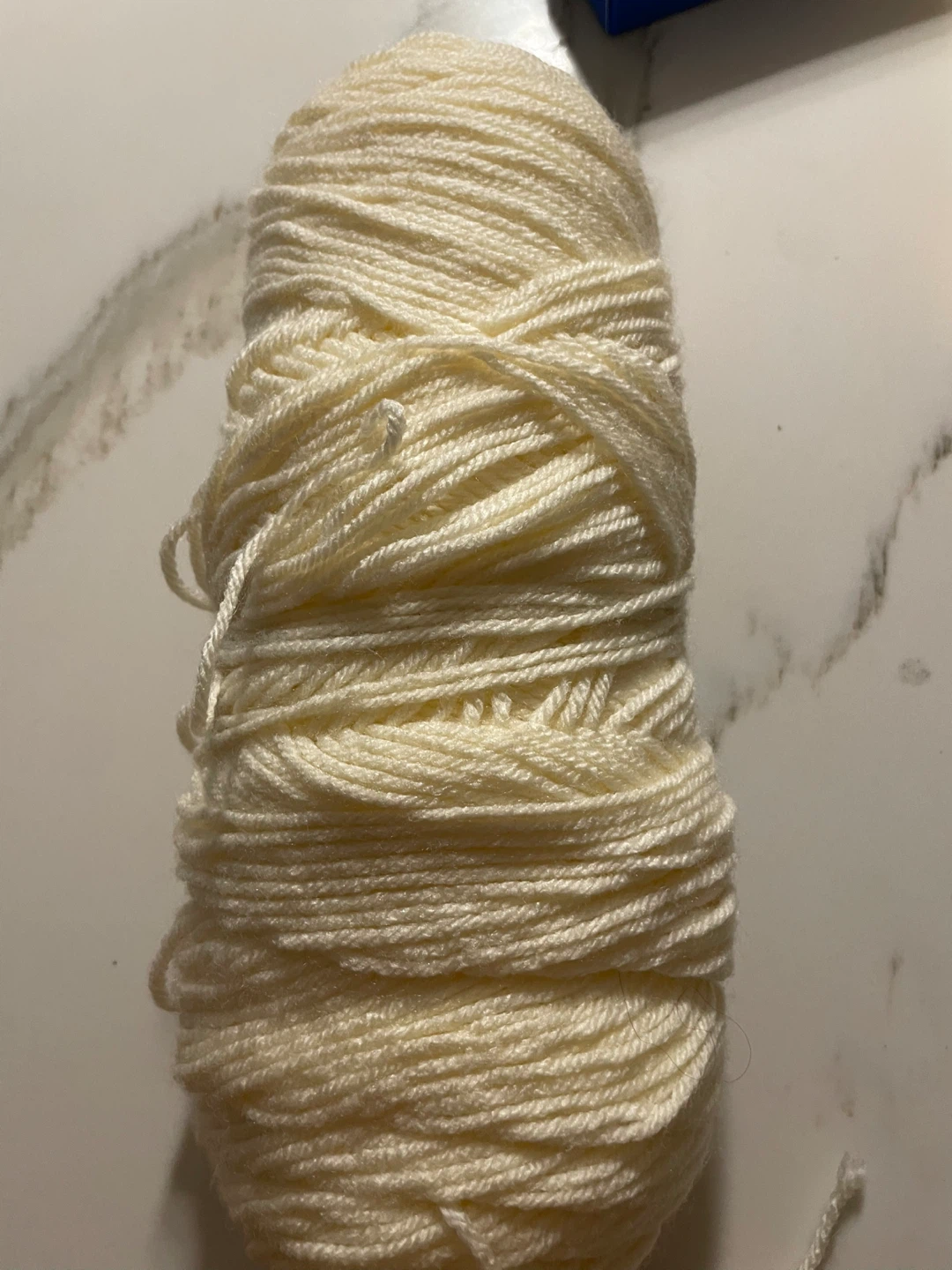 Cream coloured yarn skein 🧡