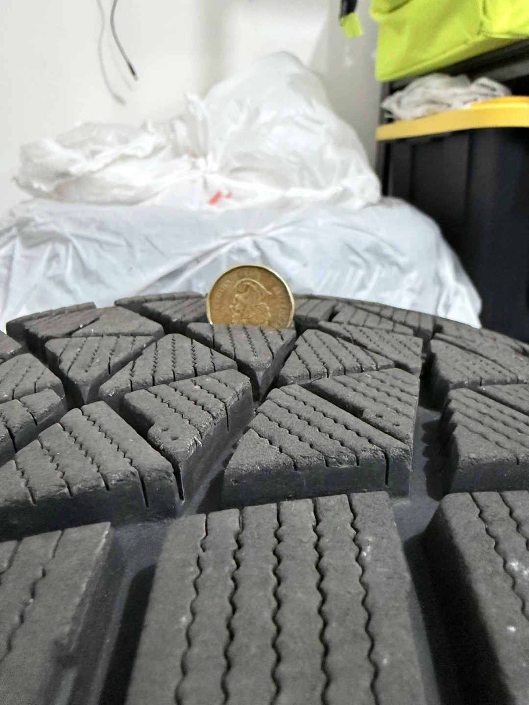Bridgestone Blizzak DM-V2 Winter Tires - photo 4