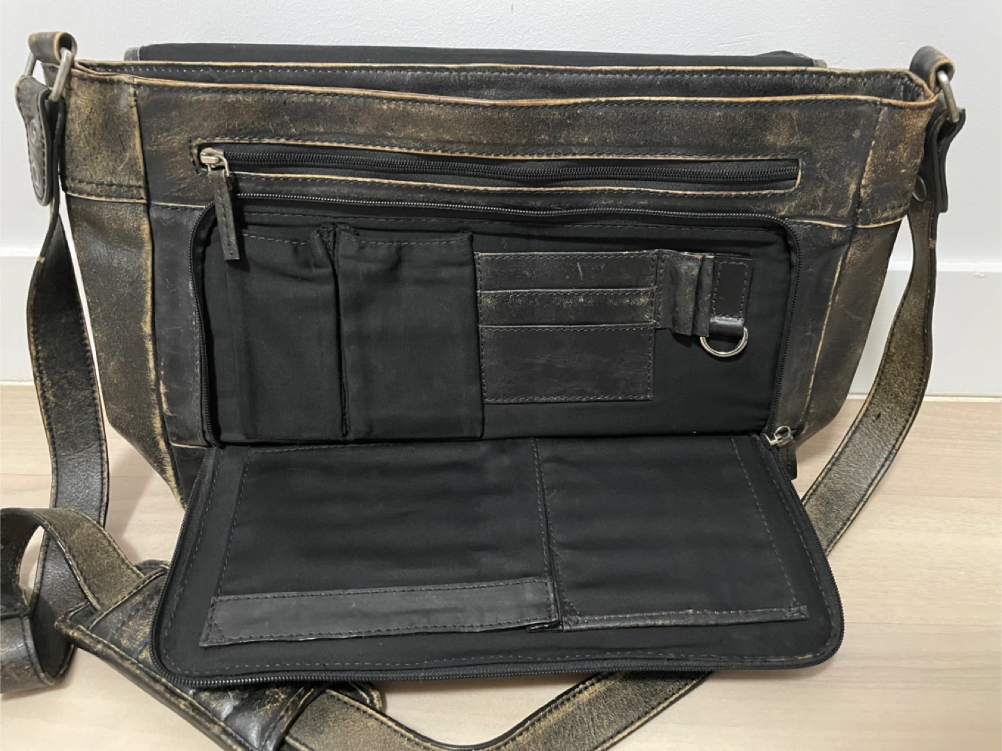 Scully Distressed Calfskin Leather Messenger Bag - photo 4