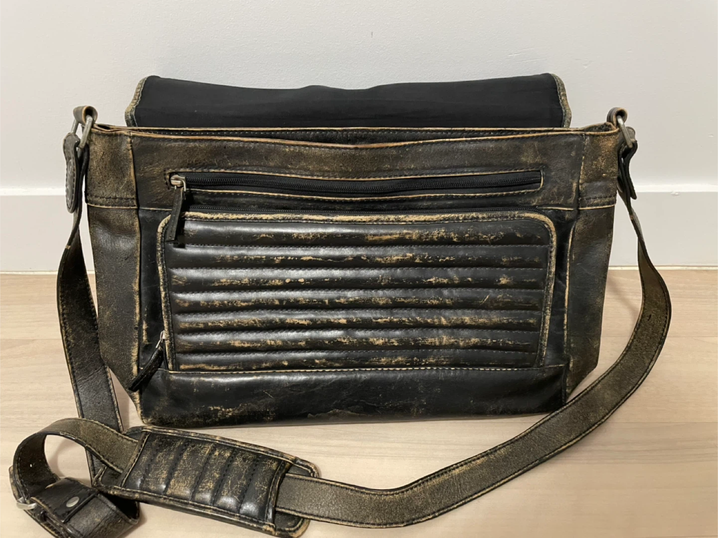 Scully Distressed Calfskin Leather Messenger Bag - photo 5