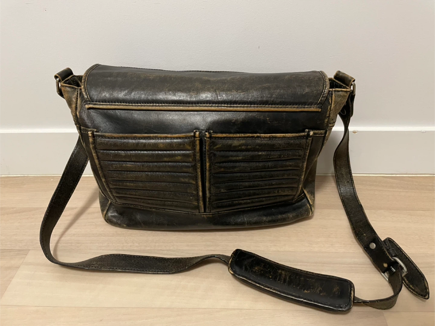 Scully Distressed Calfskin Leather Messenger Bag - photo 2