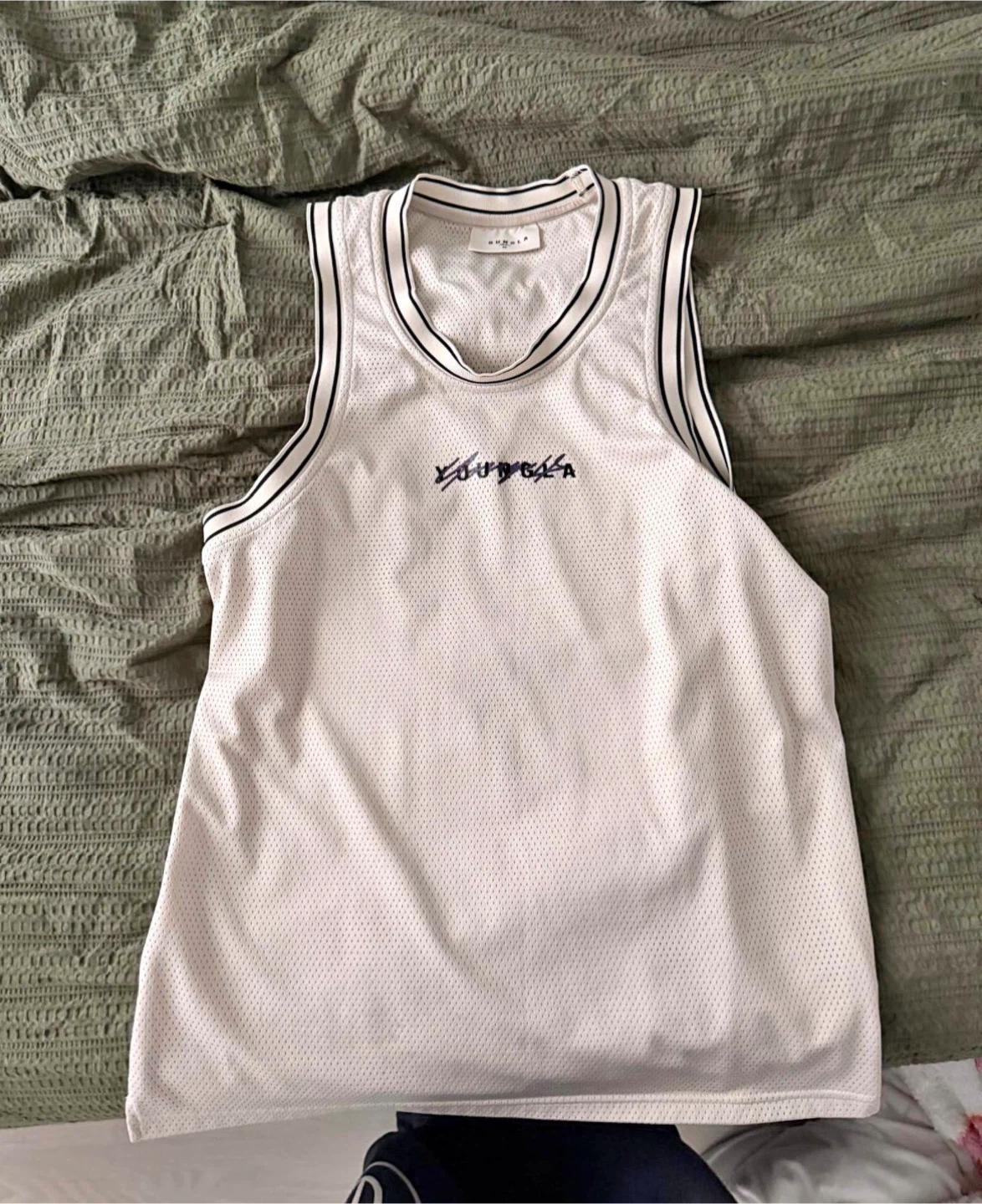 YOUNGLA White Mesh Basketball Jersey