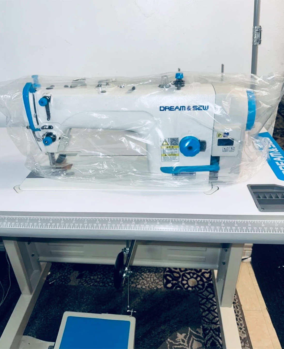 DREAM & SEW Industrial Sewing Machine - photo 2