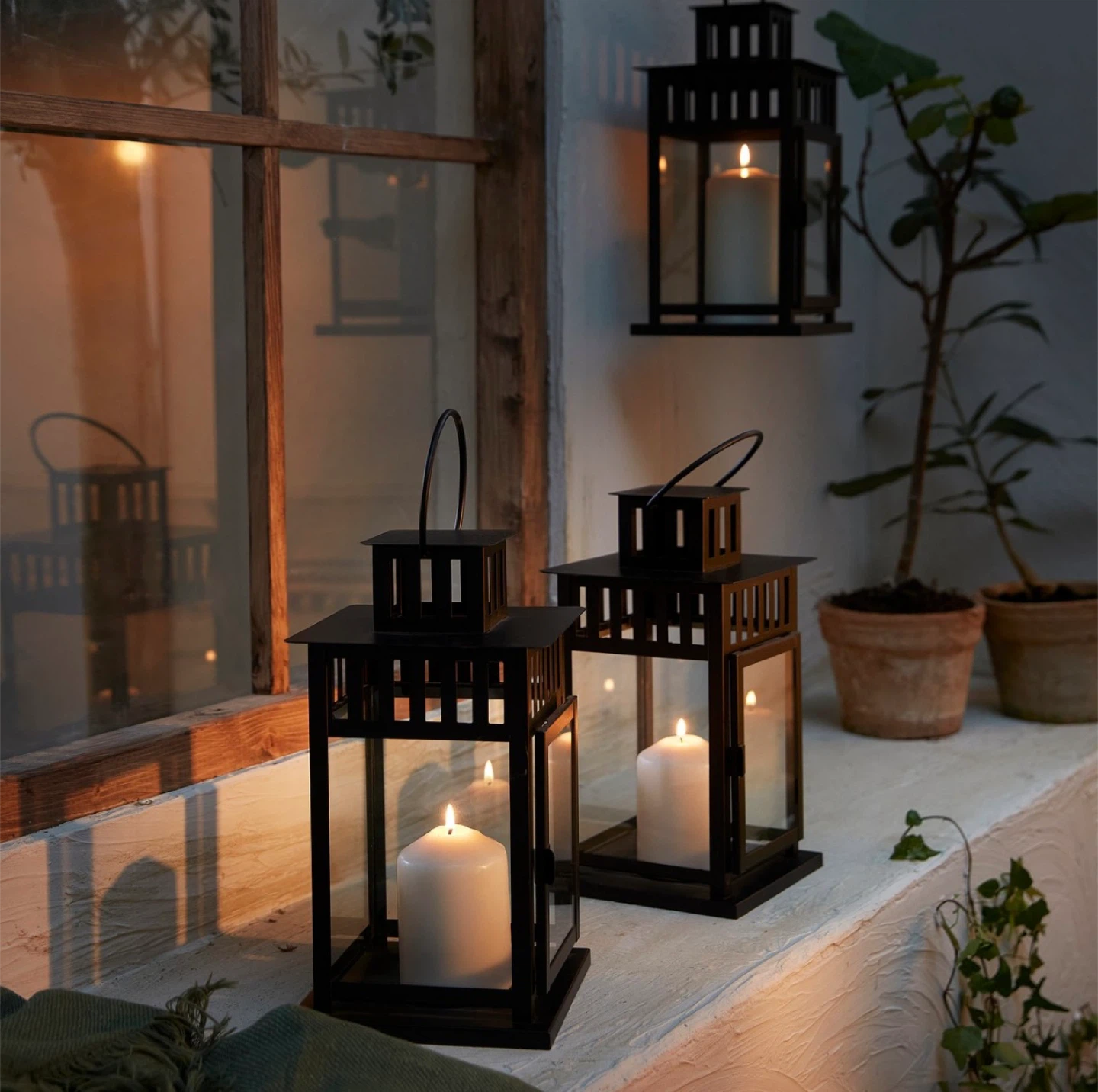 Black Metal Lantern - photo 2