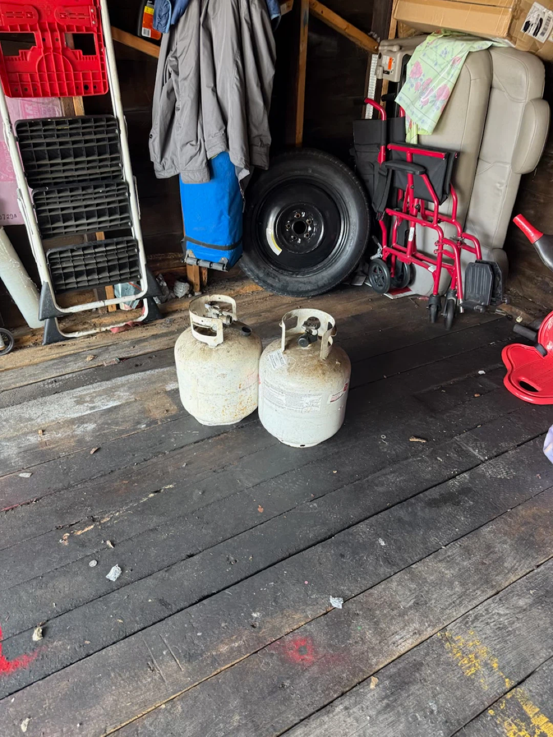 Two Propane Tanks - photo 2