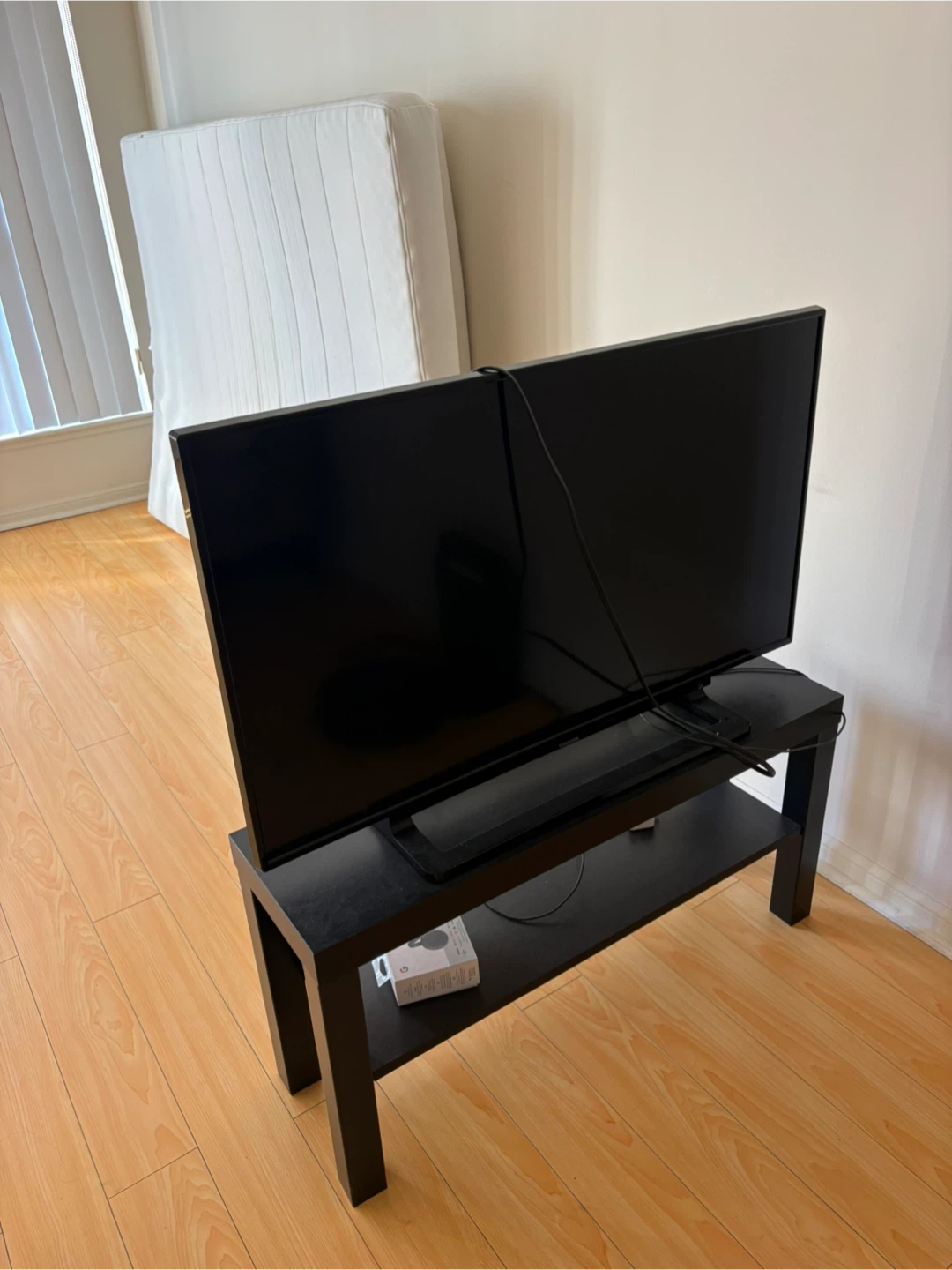 Flat Screen TV and TV stand - photo 3