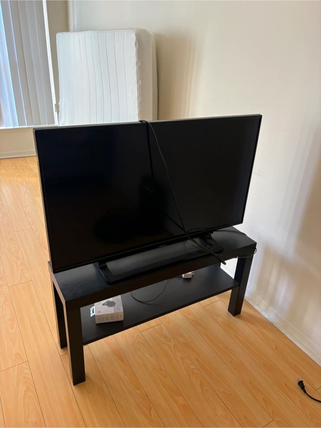 Flat Screen TV and TV stand - photo 2