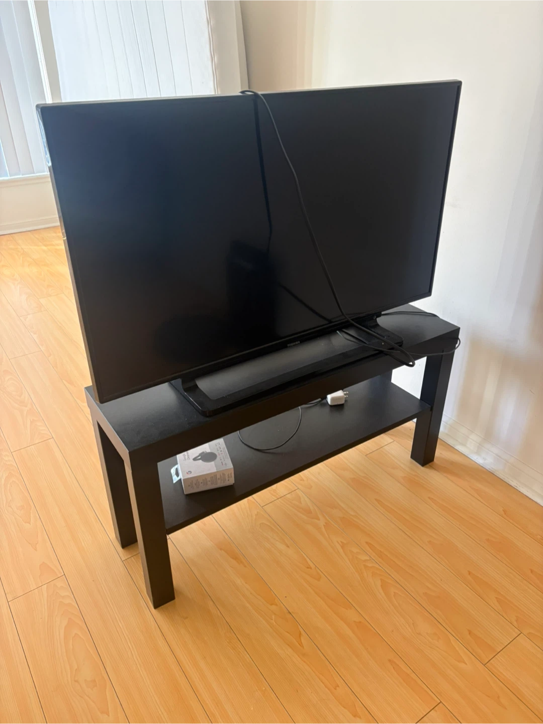 Flat Screen TV and TV stand - photo 4