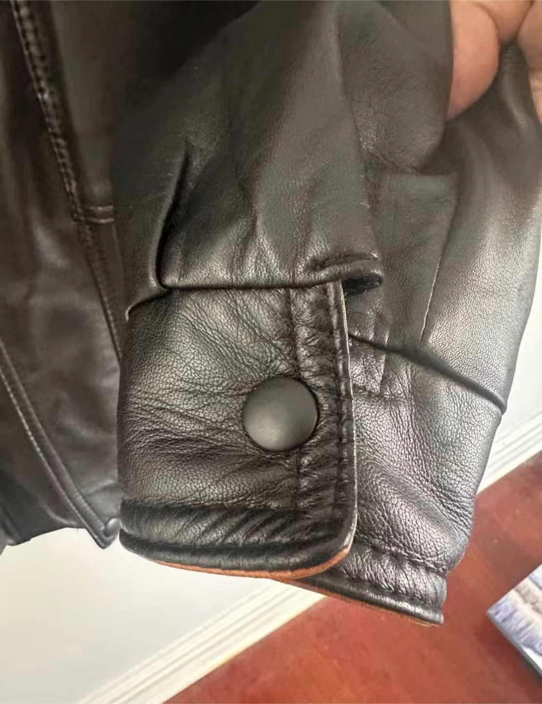 Genuine Leather Jacket made in Canada- Size M - photo 5
