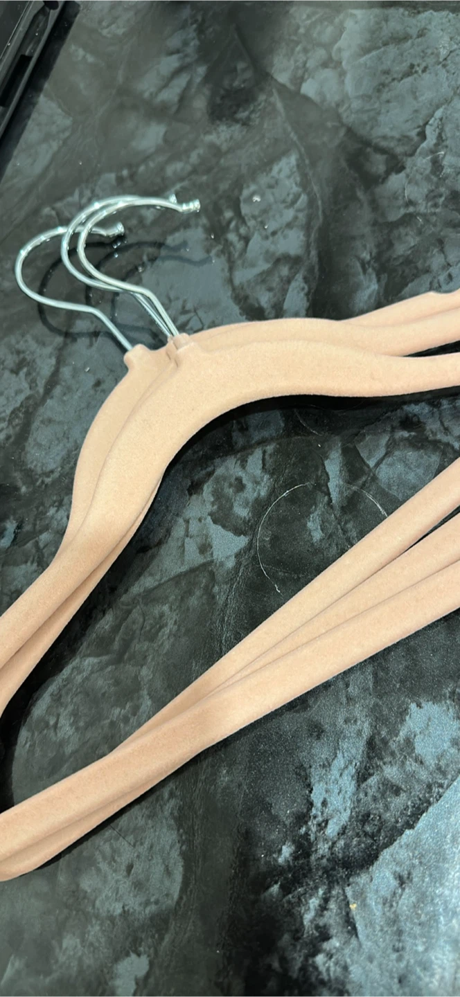 Velvet Hangers (20 pcs)