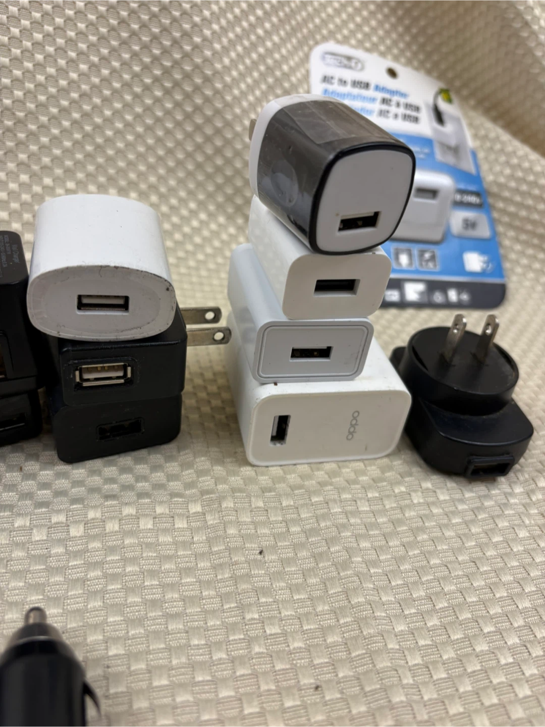 Lot of 36 Assorted USB Wall and Car Chargers - photo 5