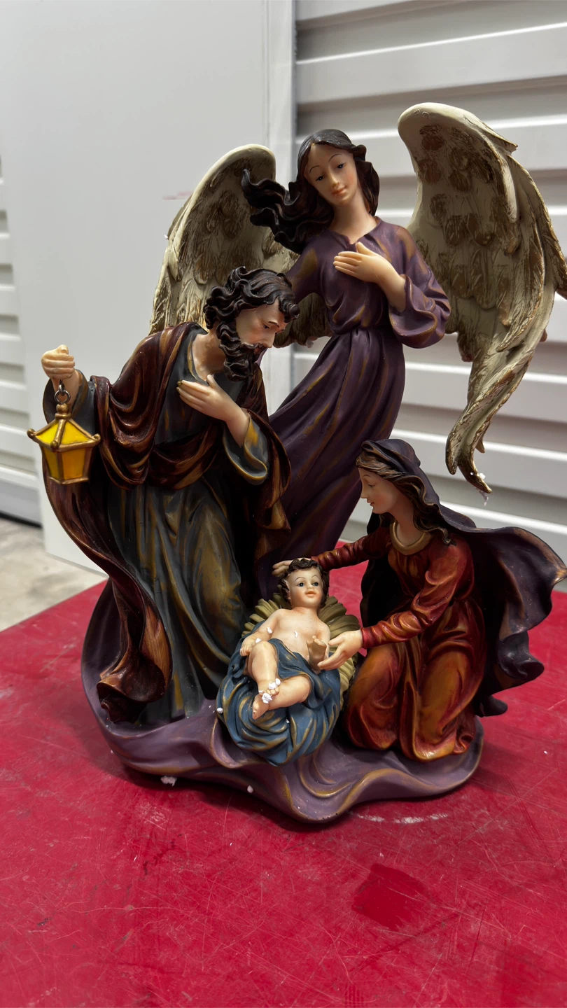 Nativity Scene Figurine with Angel musical - photo 2