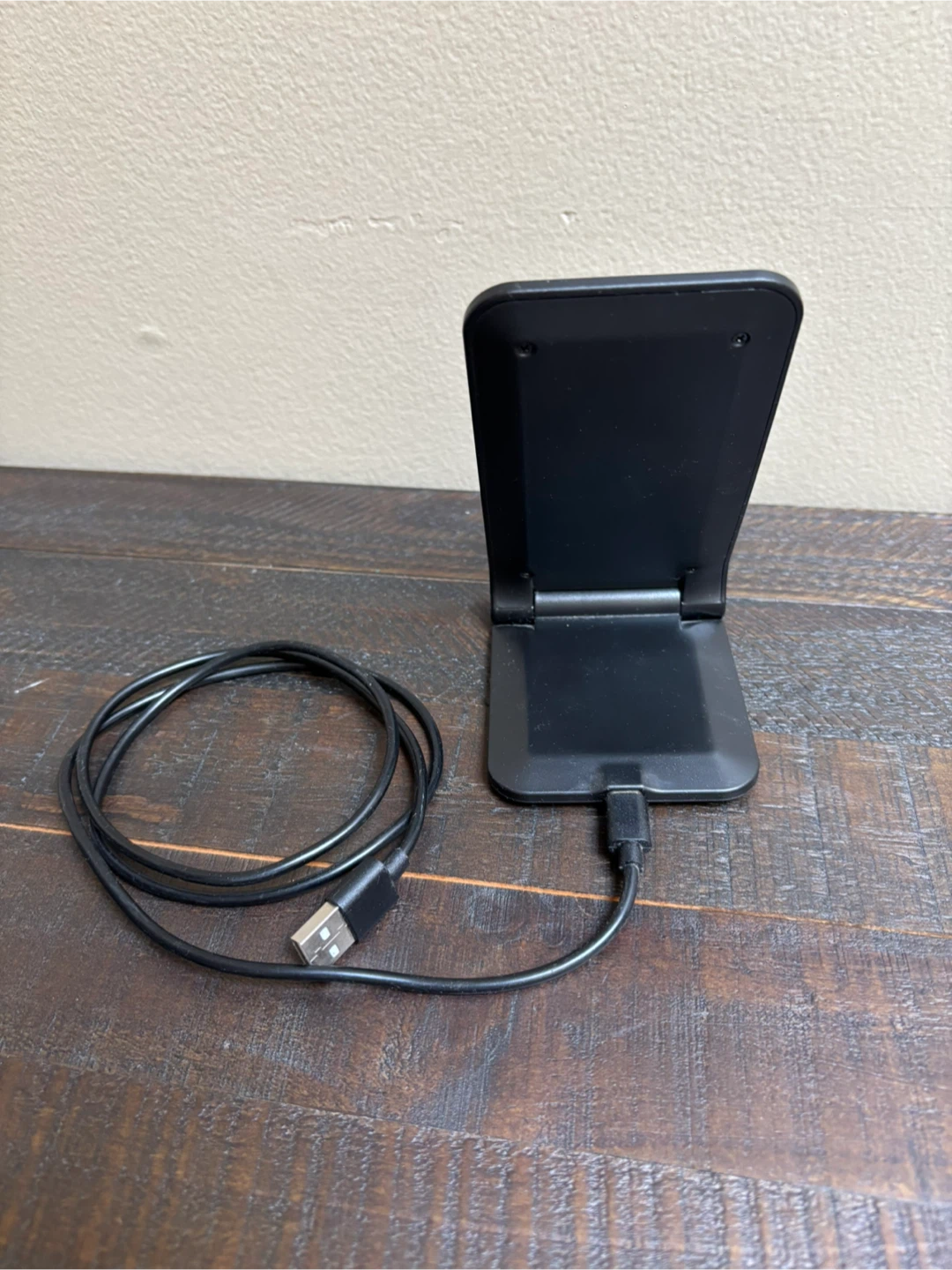 Fast Wireless Charging Stand - photo 3