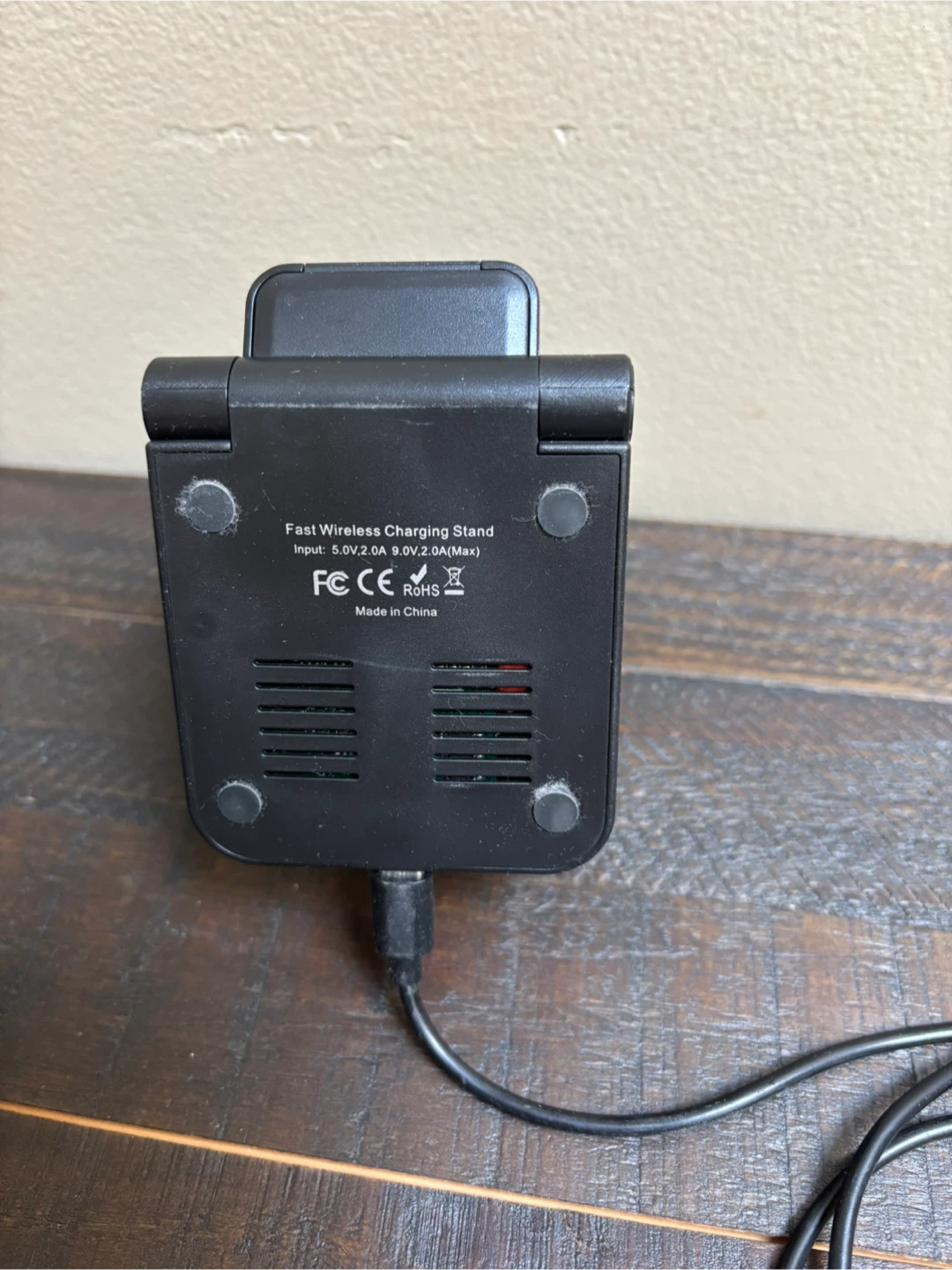 Fast Wireless Charging Stand - photo 2