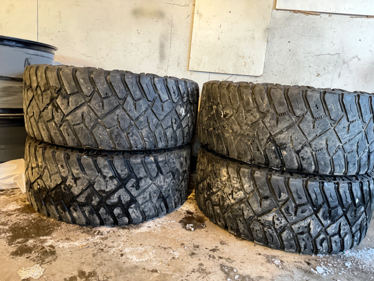 Set of 4 Tires 35x12.50R22LT Load Range F