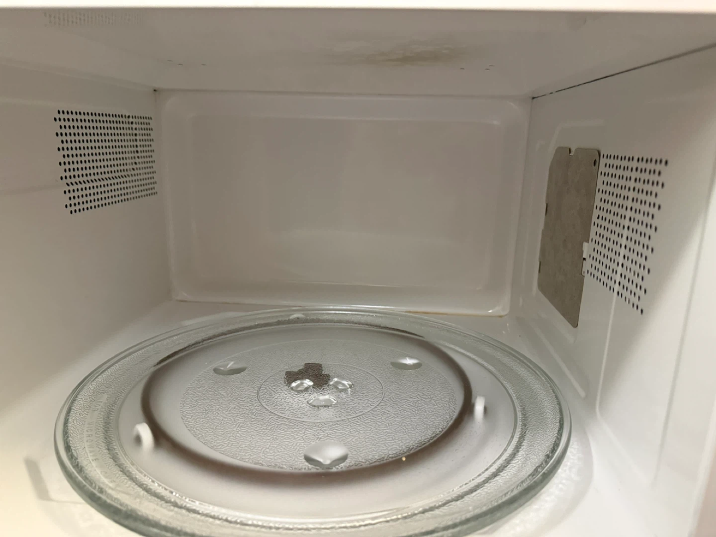 Hamilton Beach Microwave Oven P100N30AL-WBB - photo 4