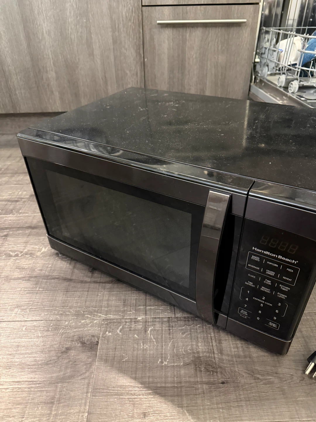 Hamilton Beach Microwave Oven P100N30AL-WBB