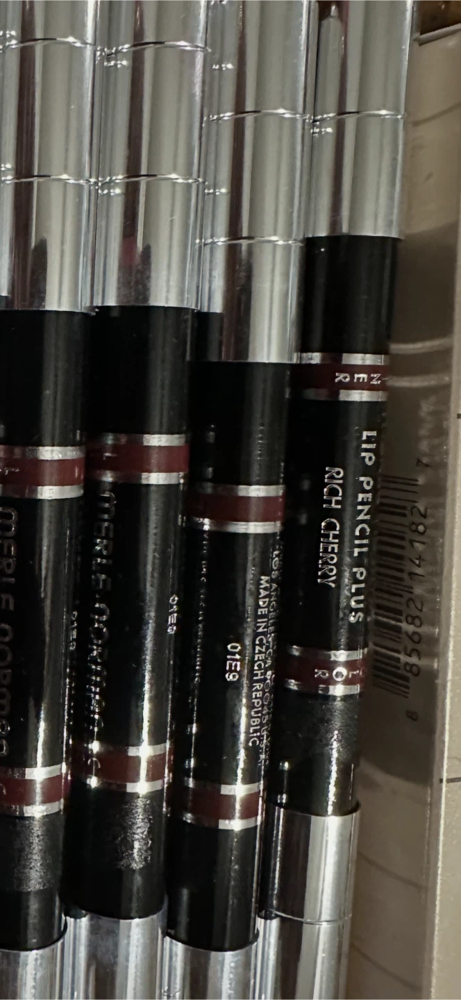 Merle Norman Lip Pencil Plus Red cherry