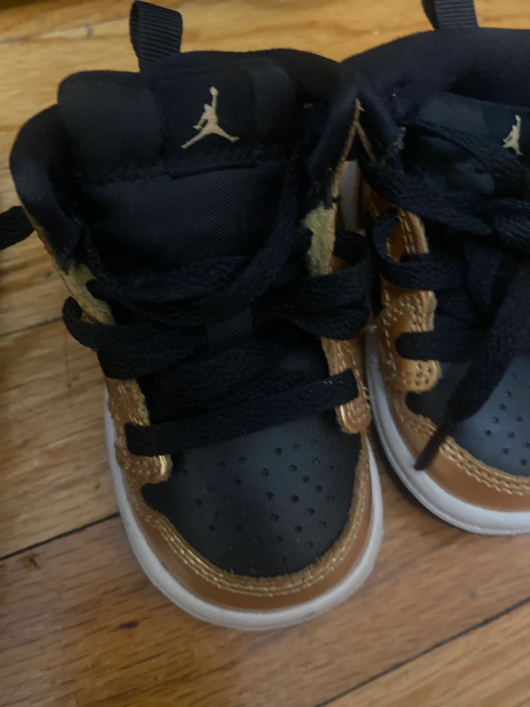 Jordan 1 Mid SE Toddler Shoes Black Gold