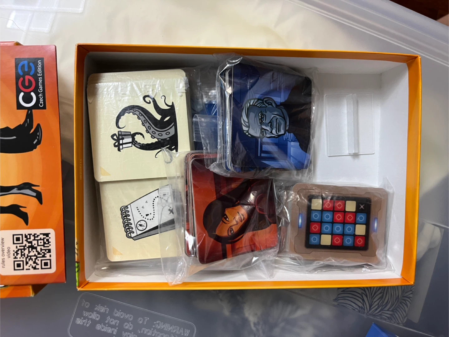 Codenames Pictures Board Game - photo 2