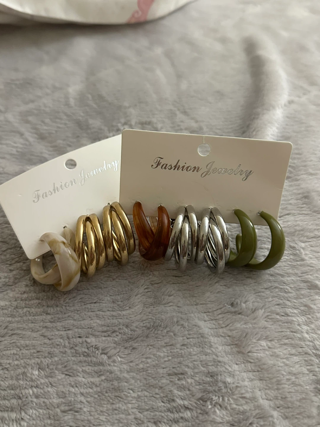 Set of 5 Hoop Earrings - photo 2