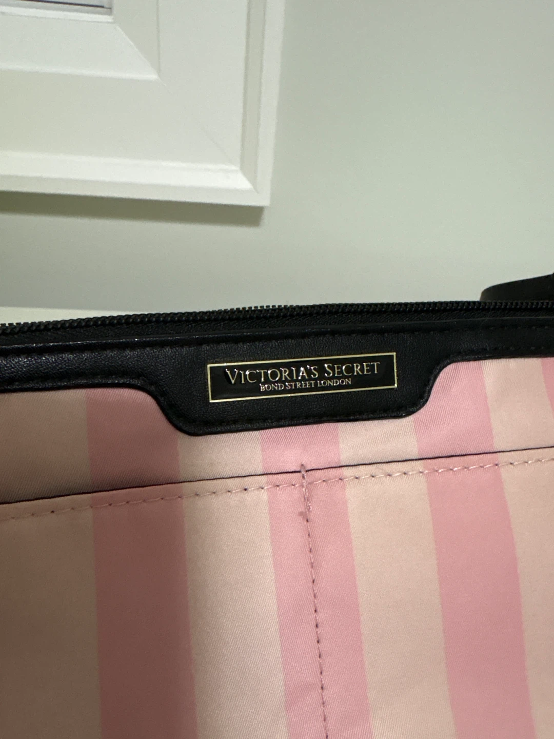 Victoria's Secret Striped Cosmetic Bag - photo 4