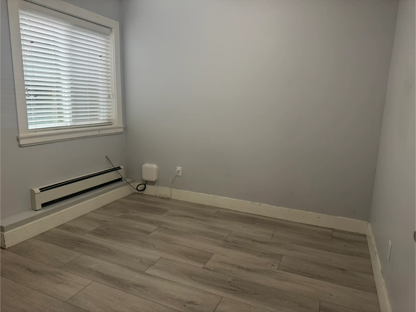 2 beds 1 bath basement for rent: - photo 3