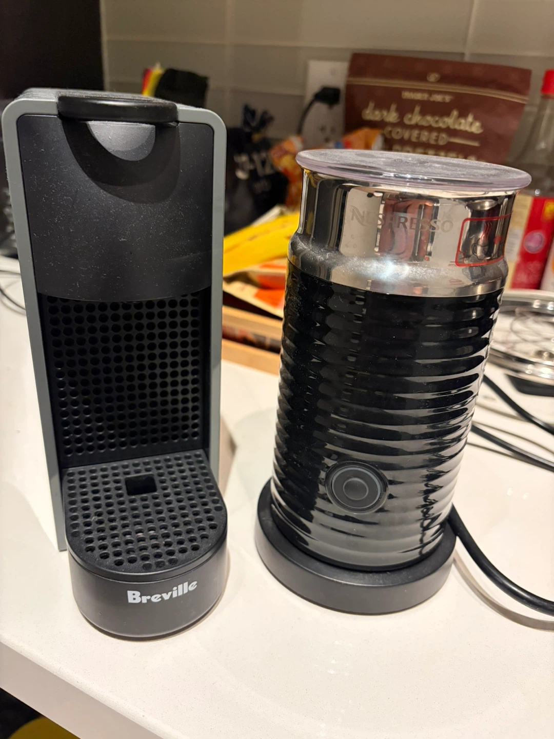 Nespresso Breville Coffee Machine with Milk Frother