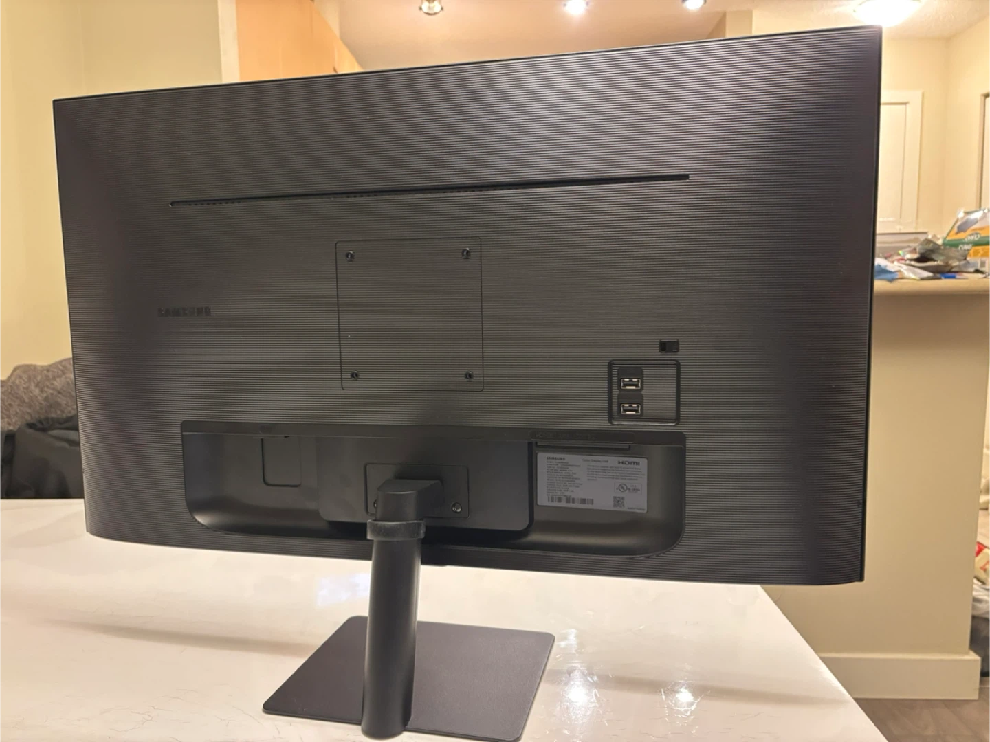 Samsung 32" M5 Smart Monitor w/ Remote - photo 5