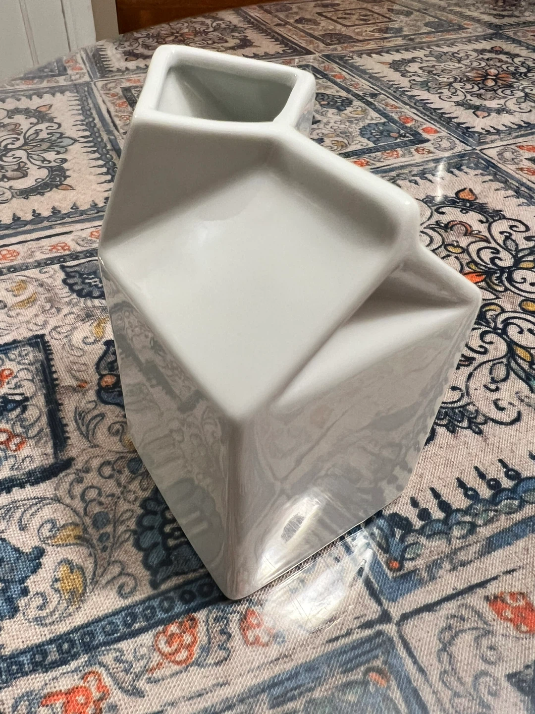 White Ceramic Milk Carton creamer 🧡 - photo 3
