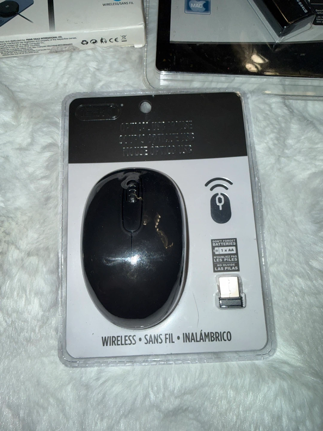 Bundle - charger, mouse and adapter - photo 4