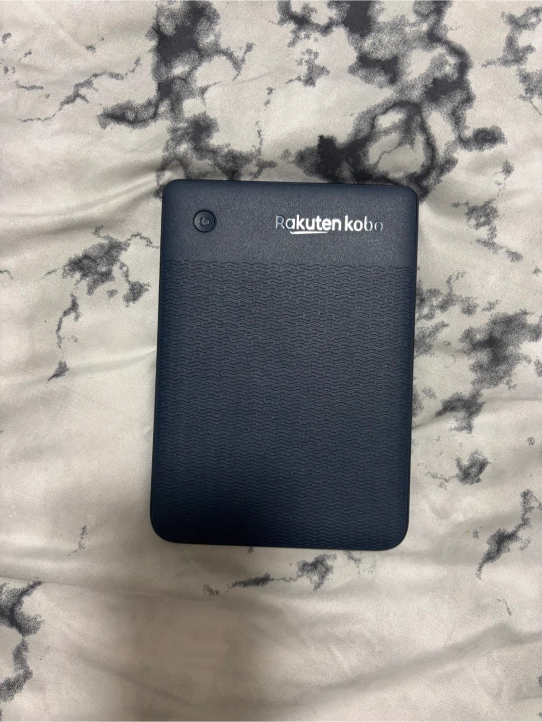 Rakuten Kobo eReader with case - photo 2