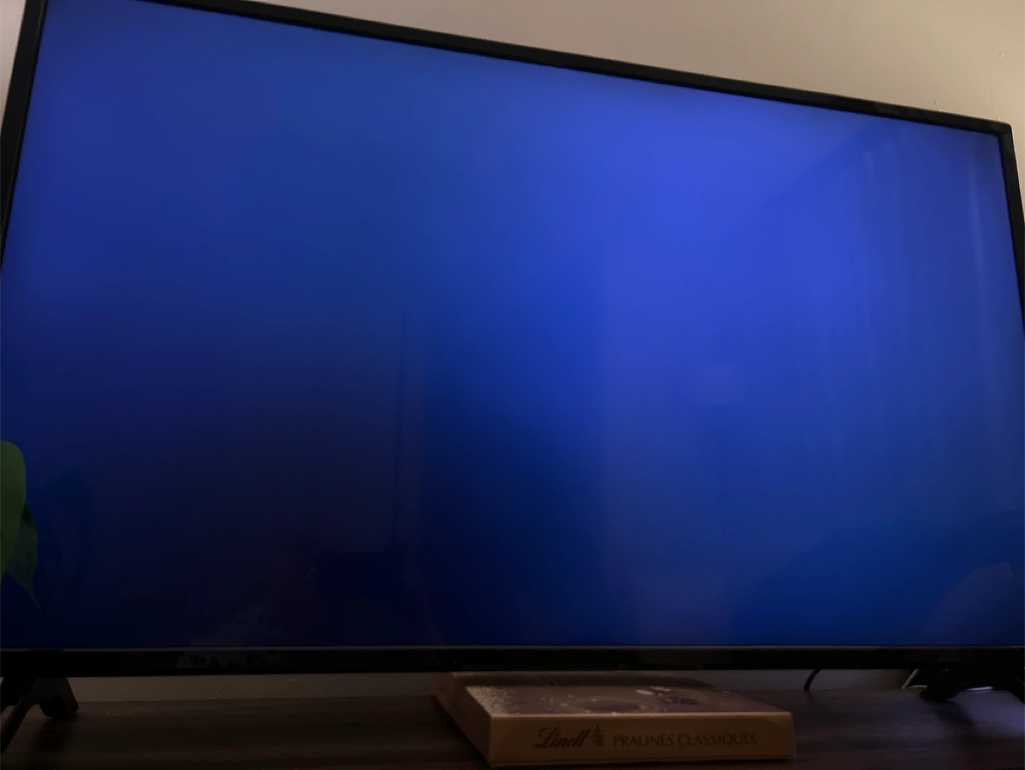 50" Smart TV – Blue Screen Issue” - photo 2