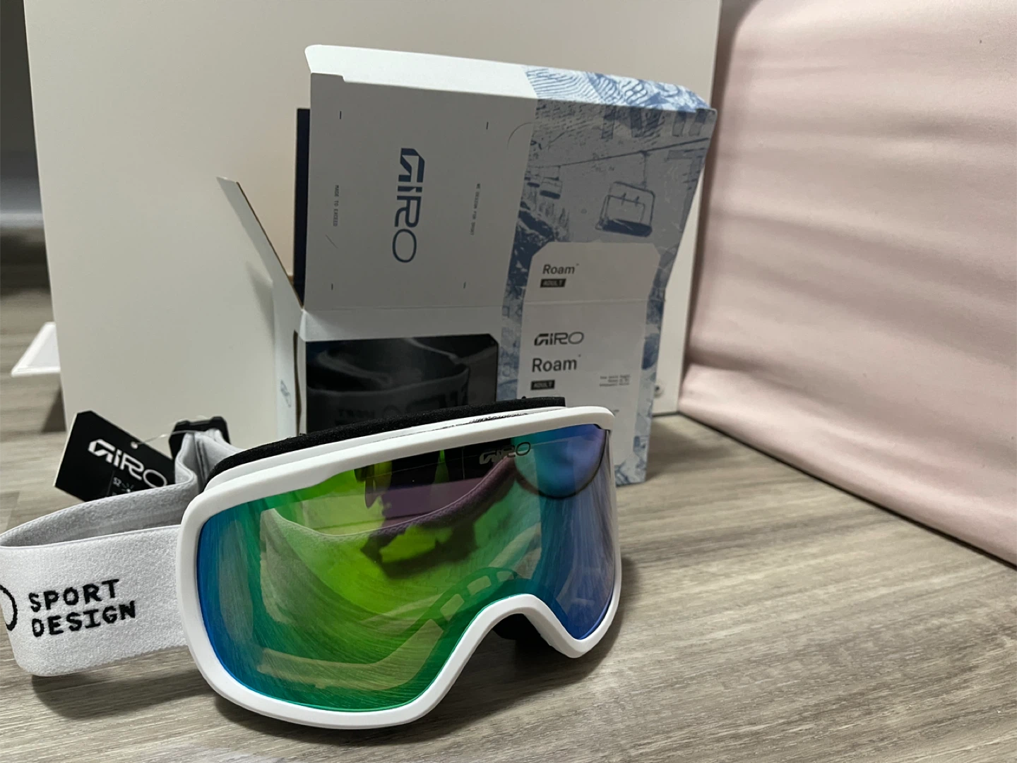 Airo Roam Adult Snow Sports Goggles (white)
