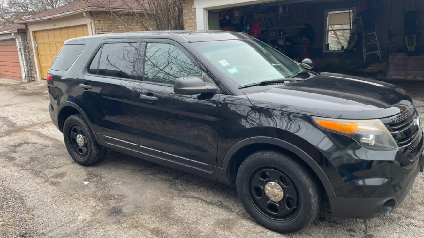 Black Ford Explorer SUV - photo 4