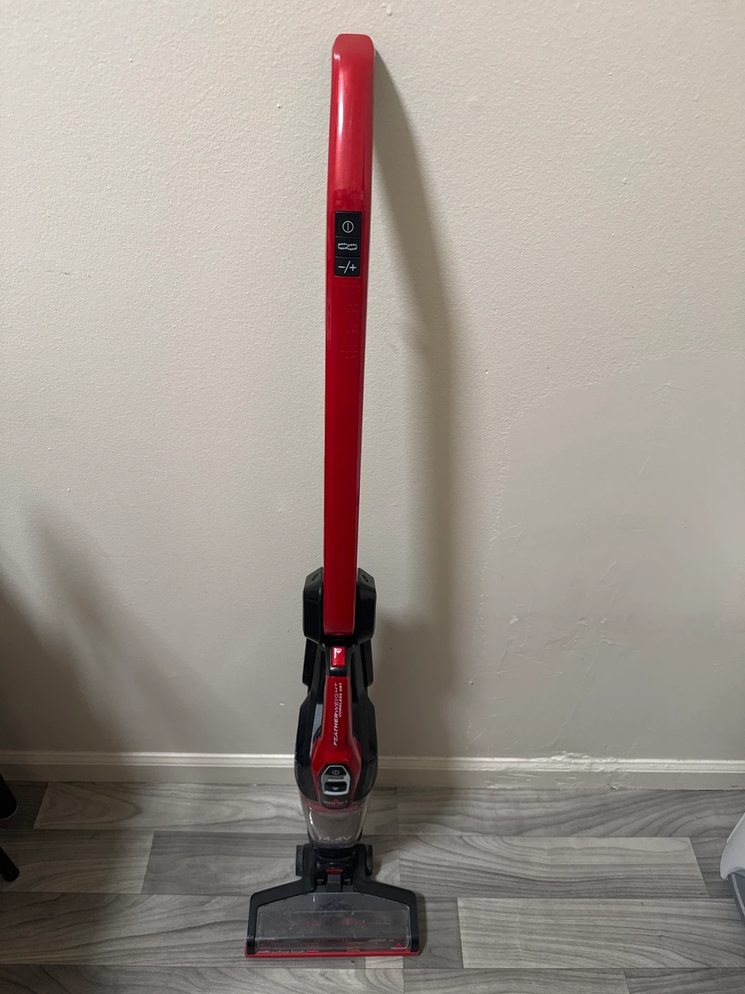 Bissell Featherweight Cordless XRT Vacuum - photo 2