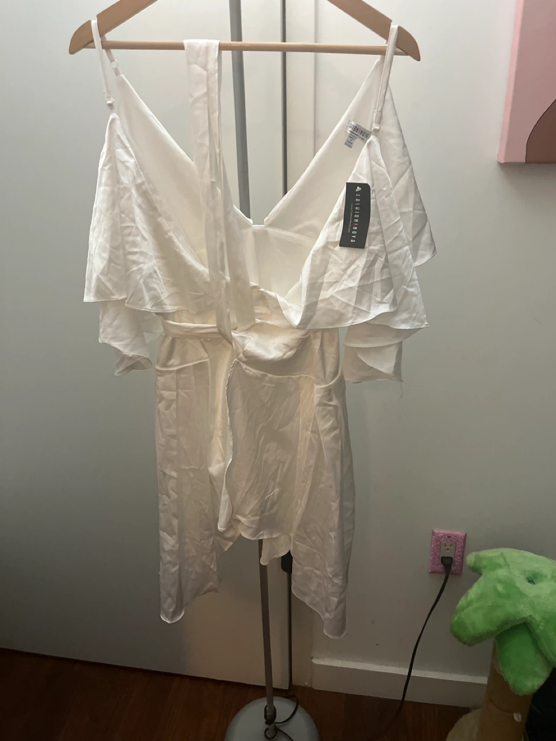 Fashion Nova White Boss Gloss Midi Dress - Size M - photo 4