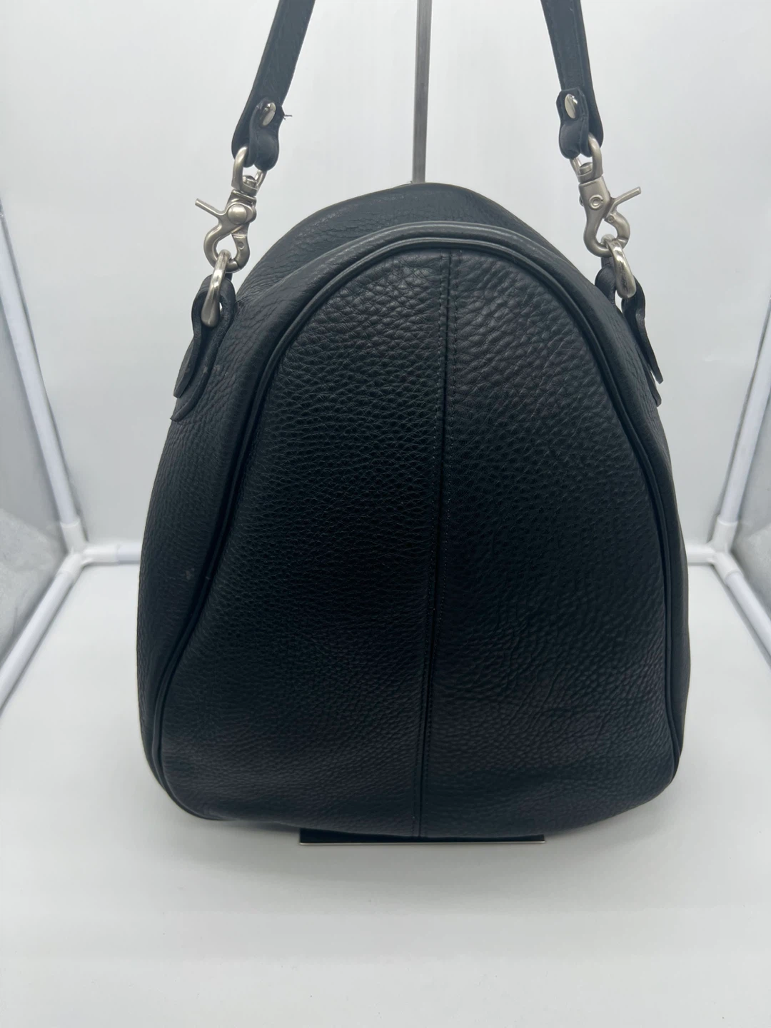 NEW DELTA Made in Canada Black Leather Oval Top Handle Bag - photo 5